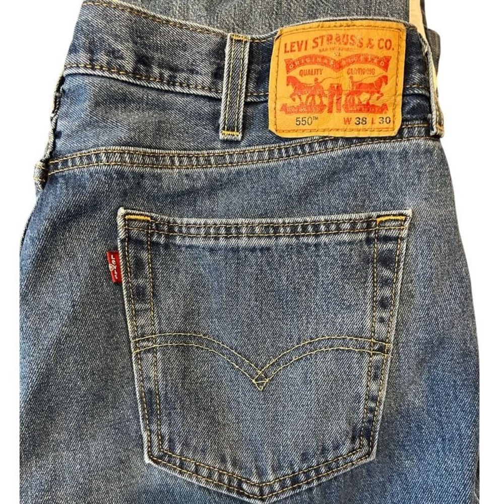 Levi's 550 Relaxed Fit Tapered Leg Jeans 38x30 Men's Blue Medium Wash Denim‎